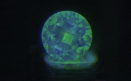 A "Maltese Cross" pattern seen in a natural diamond viewed with GGTL DFI System